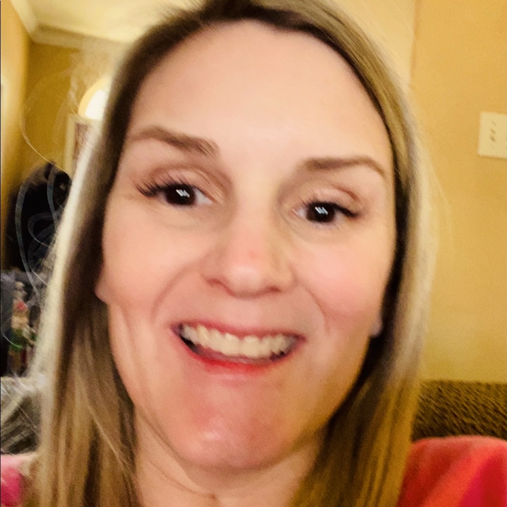 Meet your Posher, Ashley